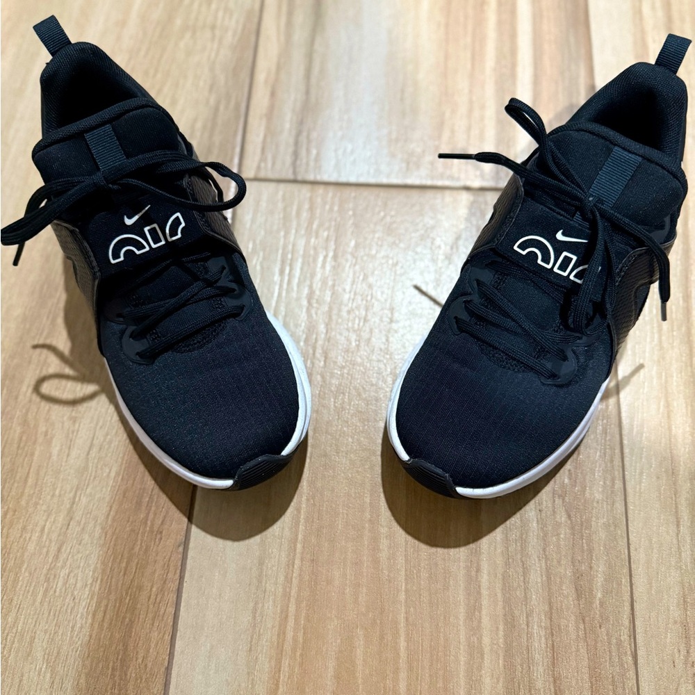 Nike Air Max Bella TR5 Women Sneakers (like New Condition)